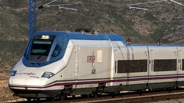 Tren AVE de Renfe