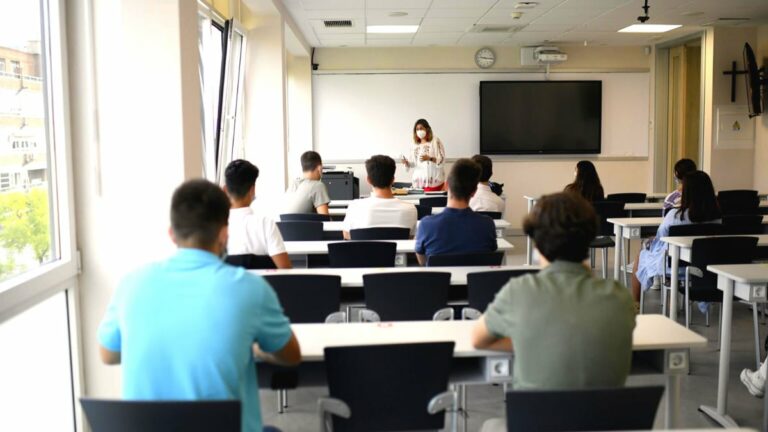 Becas jóvenes