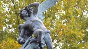 Ángel caído El Retiro