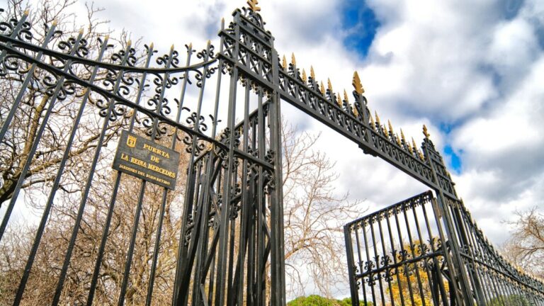Madrid Retiro Puerta María Mercedes