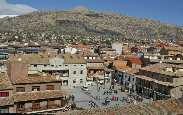 manzanares el real verano
