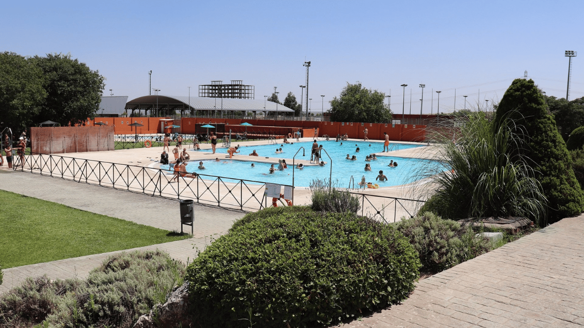Ciempozuelos piscina verano