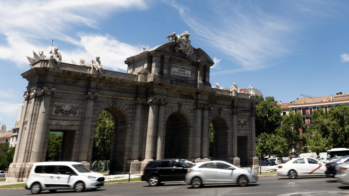 Puerta de Alcalá lona