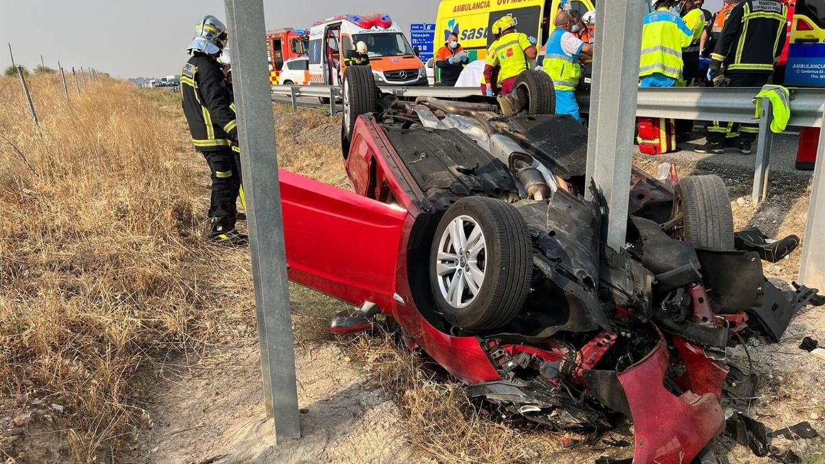 El coche tras el accidente en la A-5