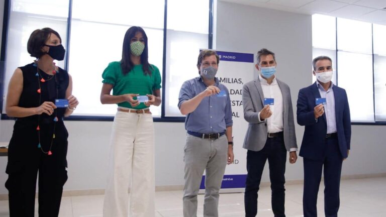 Entra en vigor el aumento del importe de las Tarjetas Familia de Madrid