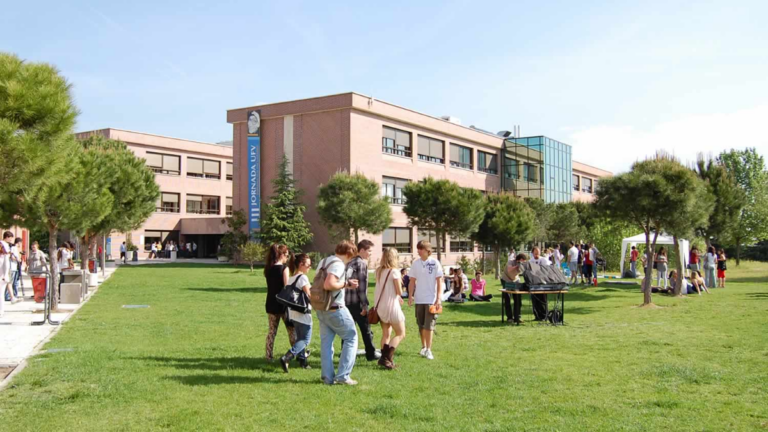 becas majadahonda universidad francisco vitoria