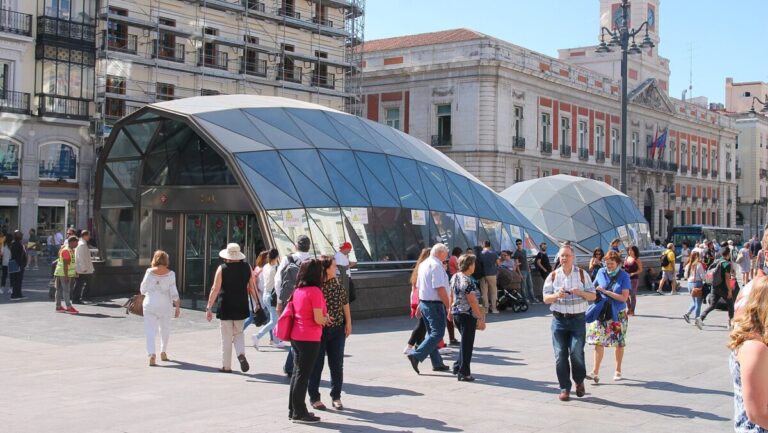 estación sol cierra
