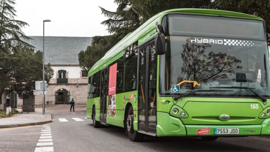 Colmenar autobuses cementerios