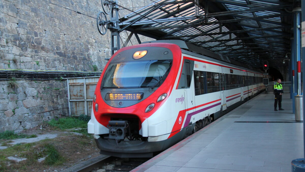 Renfe suspende el servicio de Cercanías en la C-7 y C-10 por obras: fechas y alternativas