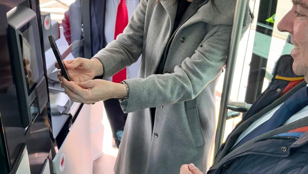 Ya se puede pagar con tarjeta en los autobuses urbanos de Majadahonda