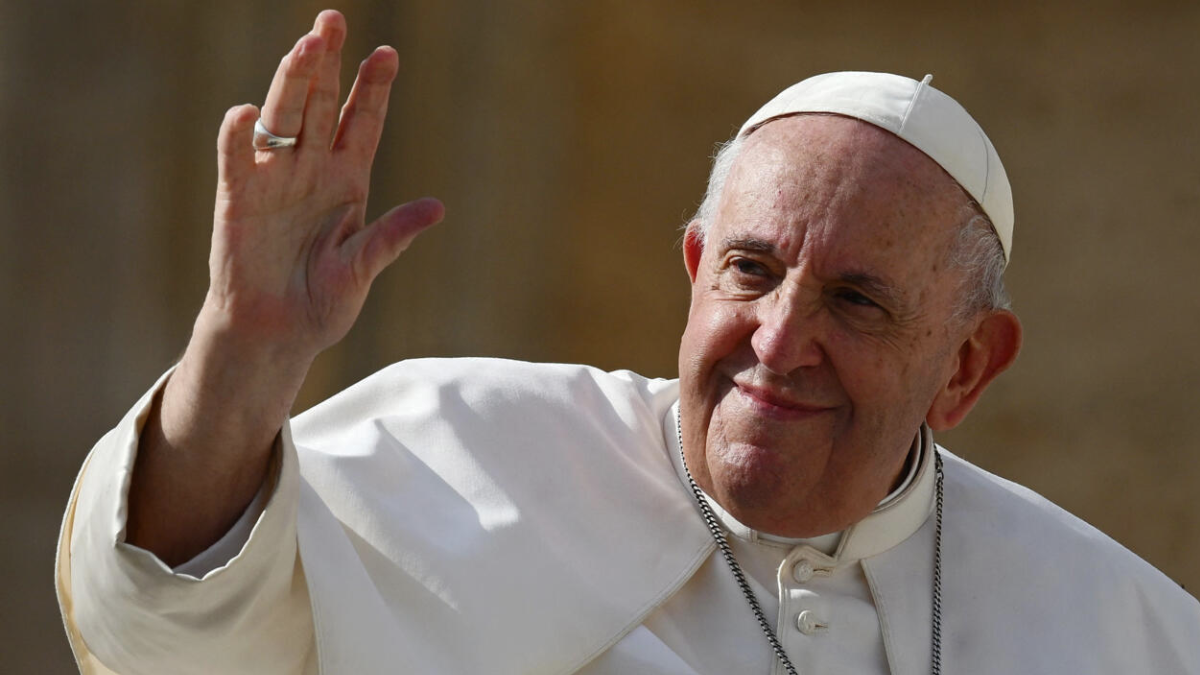 Adiós al papa Francisco: banderas a media asta en Madrid en recuerdo del primer papa hispanoamericano