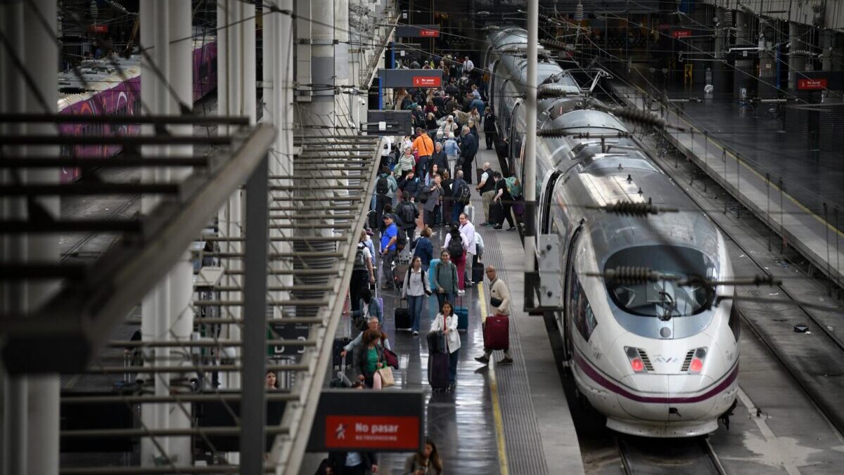 Robo de cable en la línea Madrid-Sevilla: 30 trenes afectados y más de 10.000 viajeros perjudicados