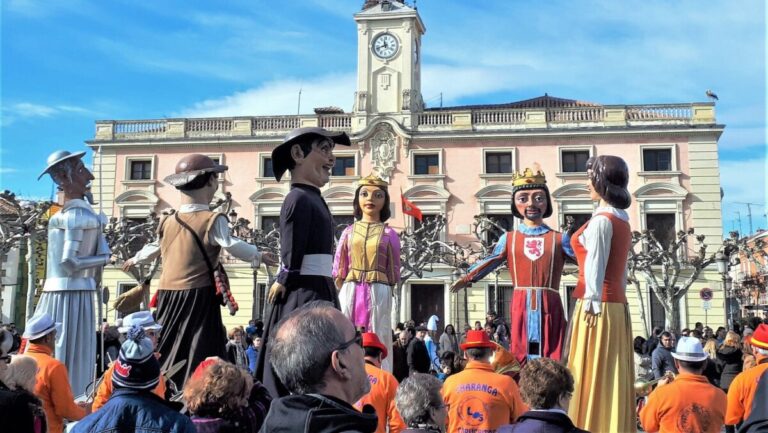 Gigantes y Cabezudos