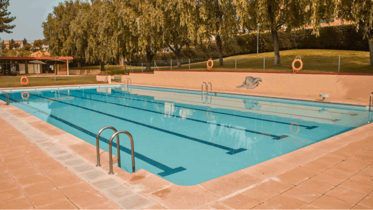 manzanares el real piscina