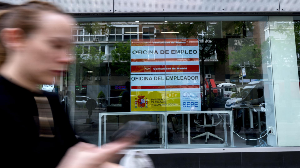 Madrid dará hasta 1.500 euros a jóvenes desempleados para formarse