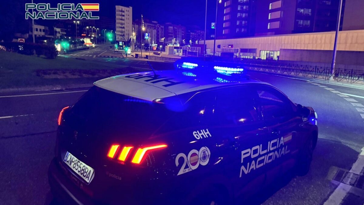 Tres jóvenes heridos en un intento de robo con arma blanca en la calle Princesa