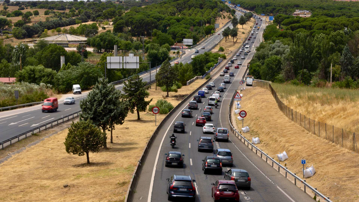 Planificar, revisar el coche y descansar: consejos para una nueva Operación Salida segura este viernes