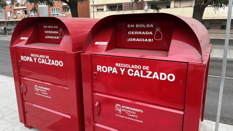 reciclaje contenedores ropa usada mejorada campo