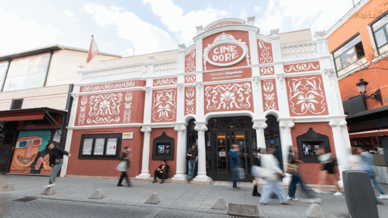 Tres meses de cine gratis en el Doré este otoño por obras en el recinto