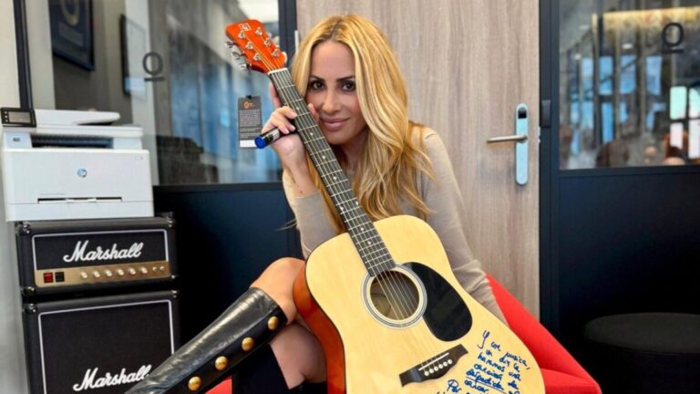 subasta guitarras firmadas