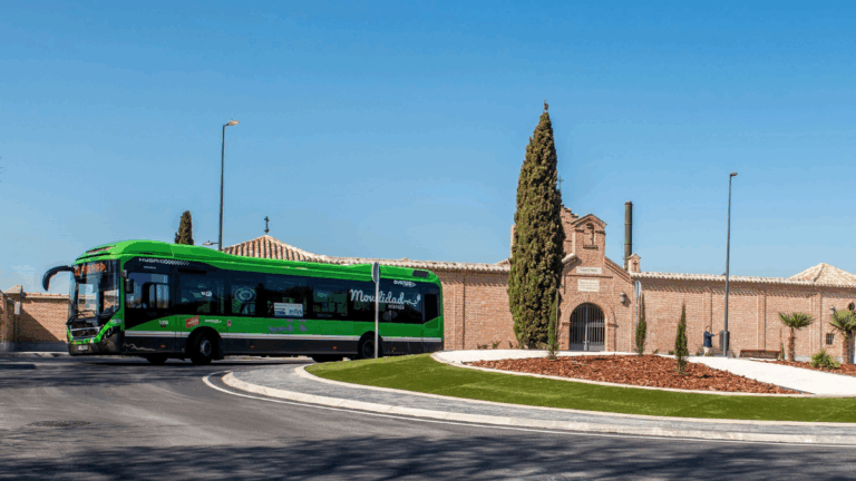 pozuelos autobuses cementerio todos los santos