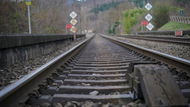 adif suspension trenes madrid barcelona