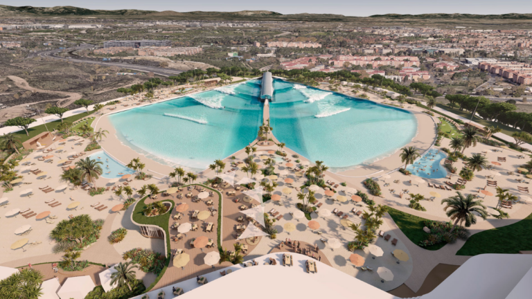 playa olas mas grande madrid