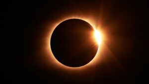 Llega el gran simulacro del eclipse solar de agosto: las mejores zonas de Madrid para verlo