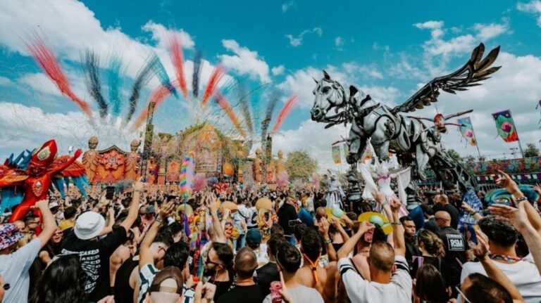 Elrow Town